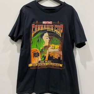Black Tshirt Cannabis Cup High Times Size XL Fits Like A Large